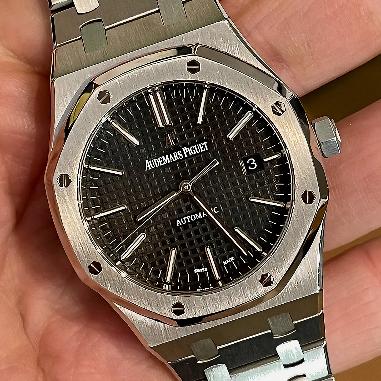 Audemars Piguet Royal Oak Selfwinding Ref 15400ST Black Dial Full Set 2015